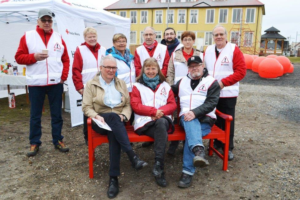 Ga rød benk i gave til Andøy kommune De røde benkene skal være en møteplass og et tegn på at Røde Kors er til stede i lokalsamfunnet. Fredag 8. mai var den internasjonale Røde Kors-dagen.