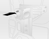 1. Skru ut to skruer med hjulnøkkelen og fjern reservehjulet fra braketten. Bilens verktøysett 3 146. 2. Skift hjulet. 3. Plasser det utbyttede reservehjulet på braketten og sørg for at posisjonspinnen er riktig justert.