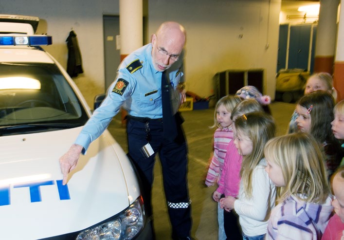 Politiet sitt ansvar i trafikksikkerhetsarbeidet er i første rekke å gjennomføre kontroll og overvåkning av trafikken.