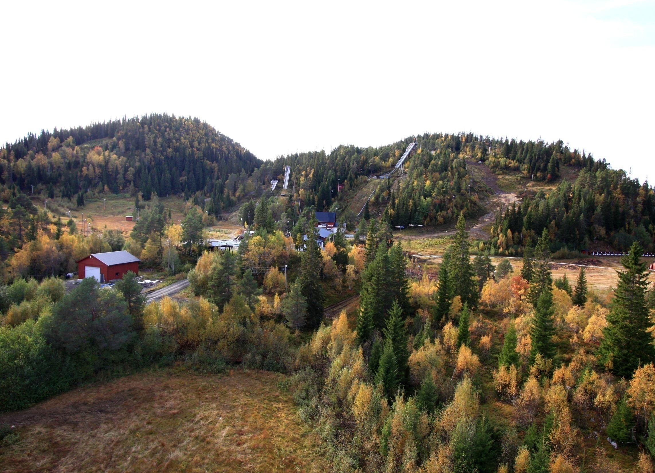 Interkommunalt anlegg Knyken skisenter er et regionalt skianlegg med tilbud som øvrige kommuner i Orkdalsregionen i dag benytter.