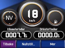Trykk på Meny for å gå tilbake til menysiden. Trykk på linjen med kjøreanvisninger for å åpne siden med avkjøringslisten. Trykk på for å zoome inn.