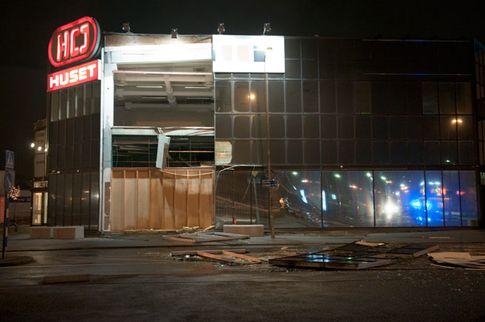 01/03/2013 Bruddgrense Er den last fasaden/glasset skal kunne tåle uten å kollapse eller knuse. Plastiska deformasjoner er tillatt.