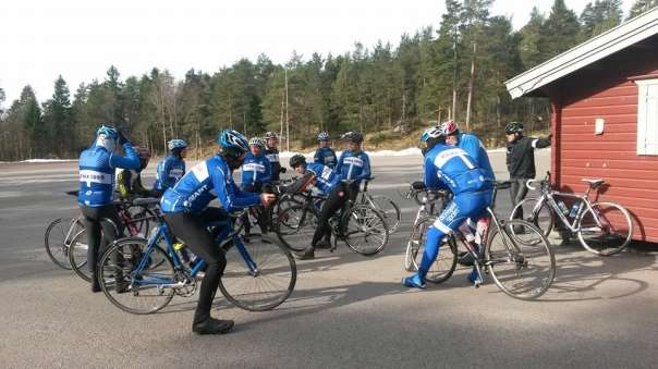 TUR- OG VETERANGRUPPA sesongen 2015 Oppsummering for året som har gått: Vi har til sammen forlenget livet med 800 dager. Vi har forbrent 775.000 kalorier og syklet 39.375 km.