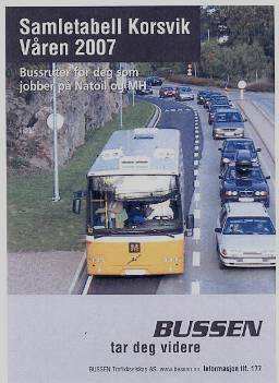 Brosjyren var vedlagt alle ruteplaner med endringer og et busskort i papp.