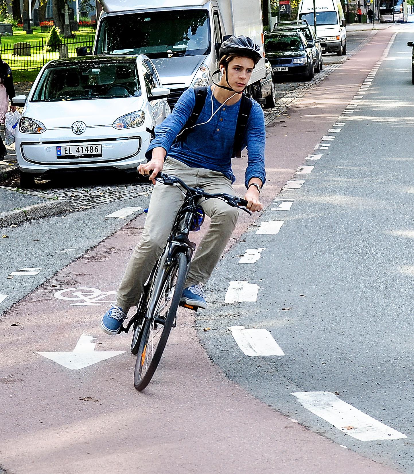 Inneværende Nasjonal transportplan d 8 % andel sykling av alle reiser innen 2023 10-20 % i