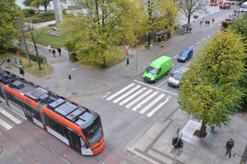 Prosent 16 14,5 14 13,6 Nullvekstmålet 12,1 11,9 12,0 12 10,8 11,1 «Regjeringen har som mål at veksten i persontransport i storbyområdene 8 skal tas med kollektivtransport, sykkel og gange.