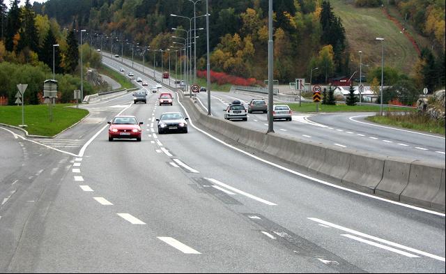 Avrenning fra vei, historikk 2 De første vitenskaplige artiklene vedrørende avrenning fra veg ble publisert i begynnelsen av 1970-tallet