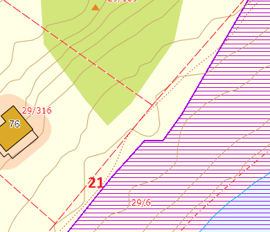 13 og videre derfra i overgangen mellom rullesteinstrand og kantkratt til pkt. 14 og 15. Bytt ut denne med korrekt grense når den er lagt inn i Naturbase. Videre fra pkt.