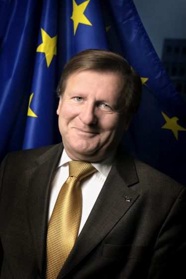 SSSSSSSSSSSSSSSSSS SSSSSSSSSSSSSSSSSS EU delegasjonens rolle Diplomatisk forbindelse EU-Norge Ledes av ambassadør János Herman Hva gjør vi?