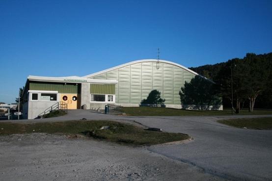 Åpningstider: haller og gymsaler for sesongen 2012/2013: Blindheim IL har denne sesongen trening ved Blindheim Barneskole, Flisnes barneskole og Blindheimshallen.