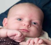 Alarm Distress Baby Scale (ADBB) - En skala for å oppdage tidlige tegn på sosial tilbaketrekning Vibeke Moe,