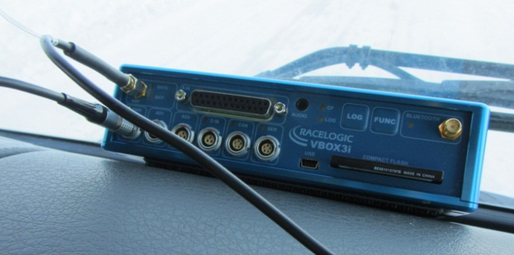 3.1.6 GPS-logging I bilene ble det montert en GPS av typen Racelogic VBOX3i. Se Figur 8. GPSen har 100 Hz registreringsfrekvens, dvs.
