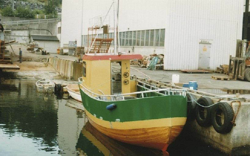 Statens havarikommisjon for transport Side 8 Figur 5: Sjarken ble strippet helt i 1997 før ombygging. Foto: Oma Slipp & Mek. Verksted as.