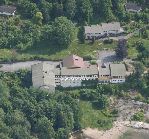 Bruk: Skiphelle fjordhotell stengte høsten 2011, og videreutvikling av hotellet er ihht kommuneplanen avhengig av at søndre tverrvei etableres eller Elleveien oppgraderes.