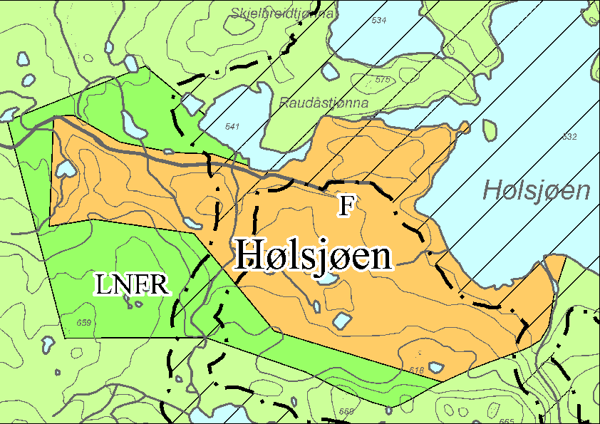 PLANOMRÅDET Det regulerte området ligger ved Hølsjøen. Feltet ligger øst i Meldal Kommune. I tidligere reguleringsplaner er det godkjent 94 tomter på eiendommen 108.1 og 31 på eiendommen 109/10.