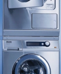Mellomsatser En spesiell mellomsats i en vask-tørk-søyle sørger for en stødig og fast forbindelse mellom vaskemaskin og tørketrommel i 5,5 og 6,5 kg klassen.