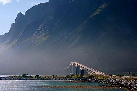 BRUER, perlene i vegnettet Gimsøystraumen bru.