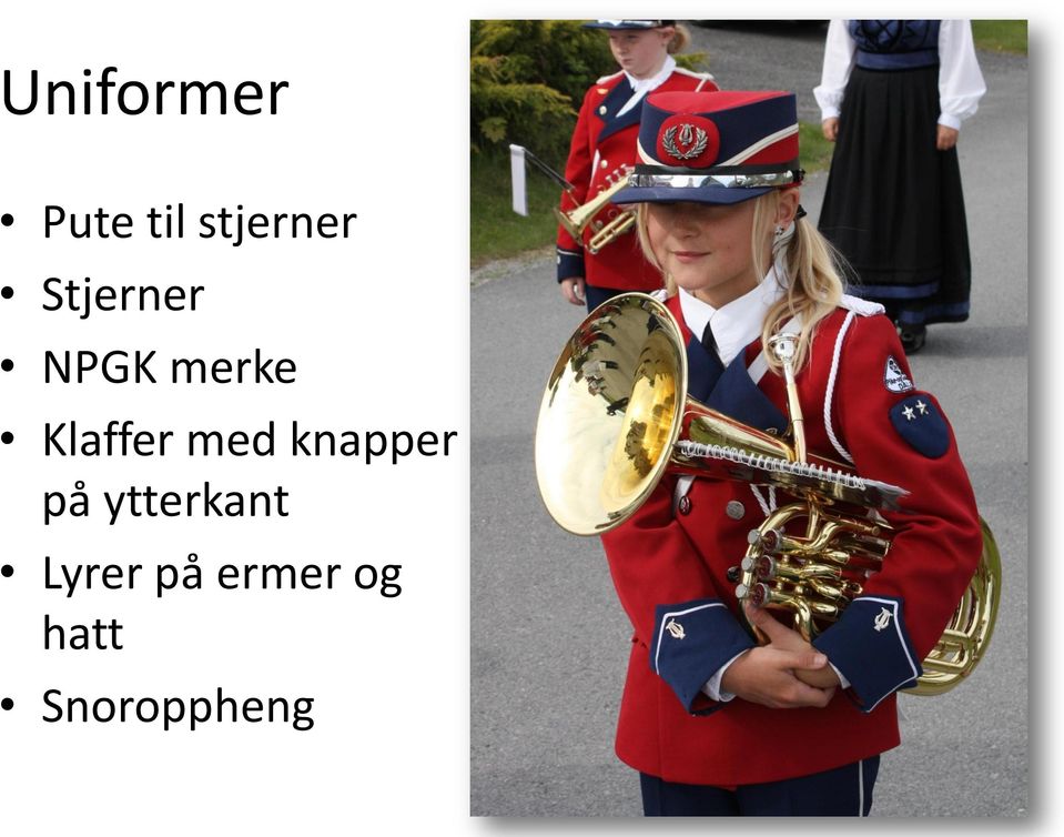 med knapper på ytterkant