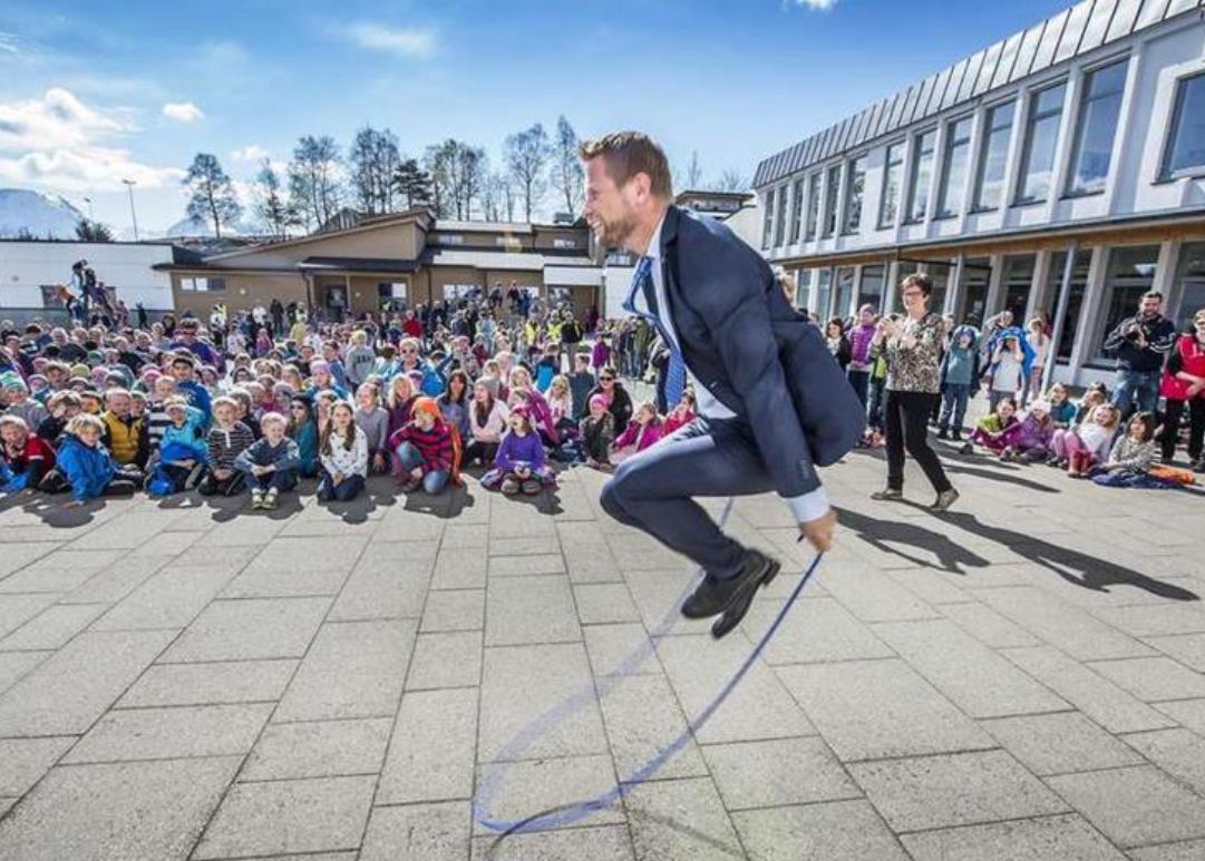 folkehelsearbeidet Helsevennlige valg Aktive eldre Helsevennlige valg Gjøre det enklere å velge