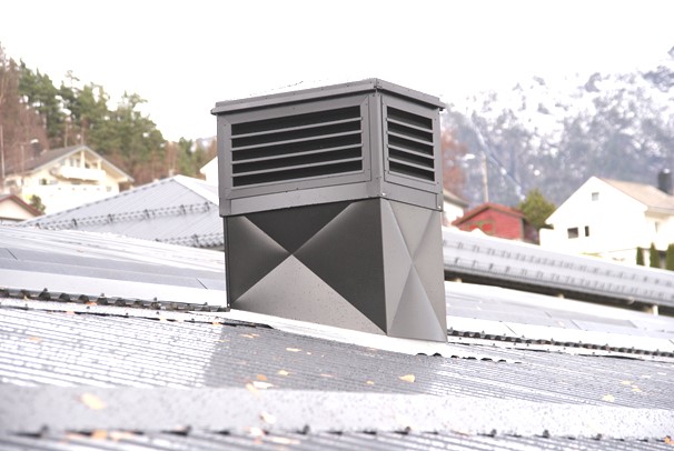 TAKHATTER Takhatter: Beregnet for montering på tak som luftinntak og/eller avkast i ventilasjonsanlegg. Vi produserer takhatter etter kundens spesifikasjoner, både i mål, utforming og materialer.