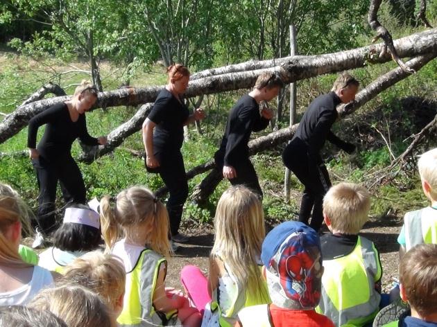 Studenter fra dmmh inviterte oss på teaterute på