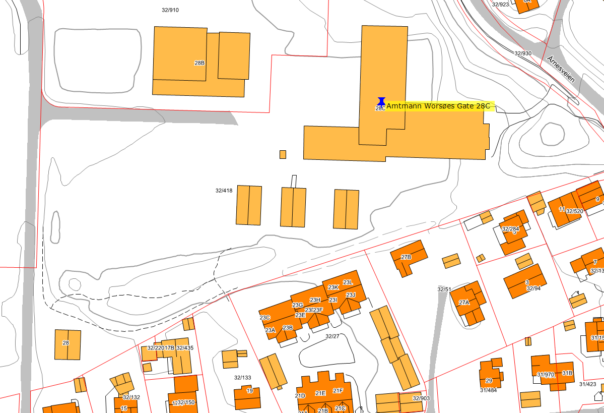 MILJØSANERINGSBESKRIVELSE 1.6 Eksisterende bygningsmasse og bygningsmessige tiltak Beliggenhet: Amtmann Worsøes gate 28C, Bodø kommune Gårds- og bruksnummer: 418/32 Byggeår: ca.