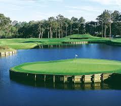 TPC Louisiana Mesterskapsbane med en del vann og lange hull. Park-skogsbane.