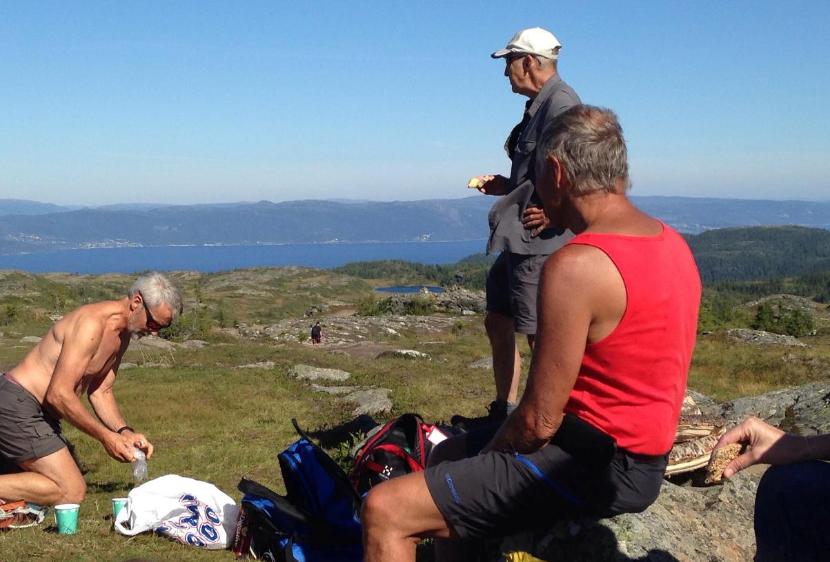 BRUKERE: SOSIALT FELLESSKAP