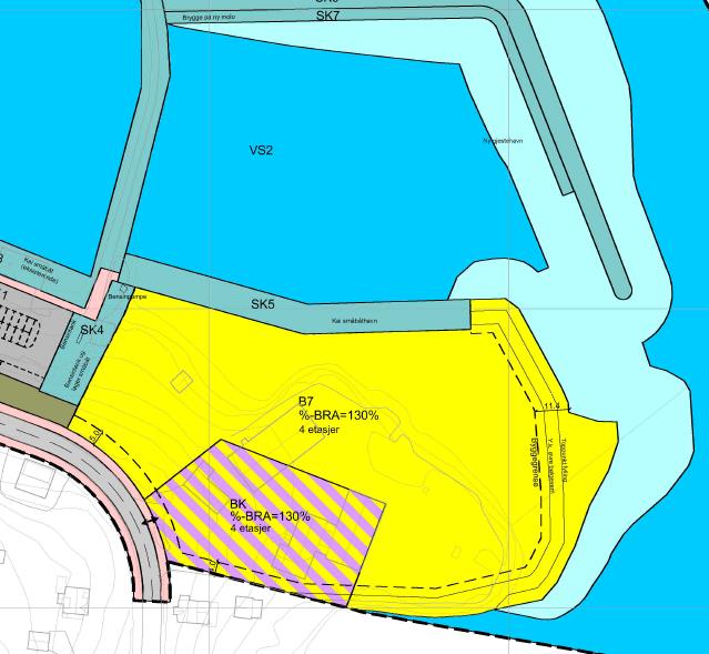 I gjeldende sentrumsplan, vist i figur 2, er planområdet avsatt til offentlig bebyggelse (rød sone) og forretning-/industriformål (lilla sone). Planforslaget er derfor ikke i tråd med gjeldende plan.