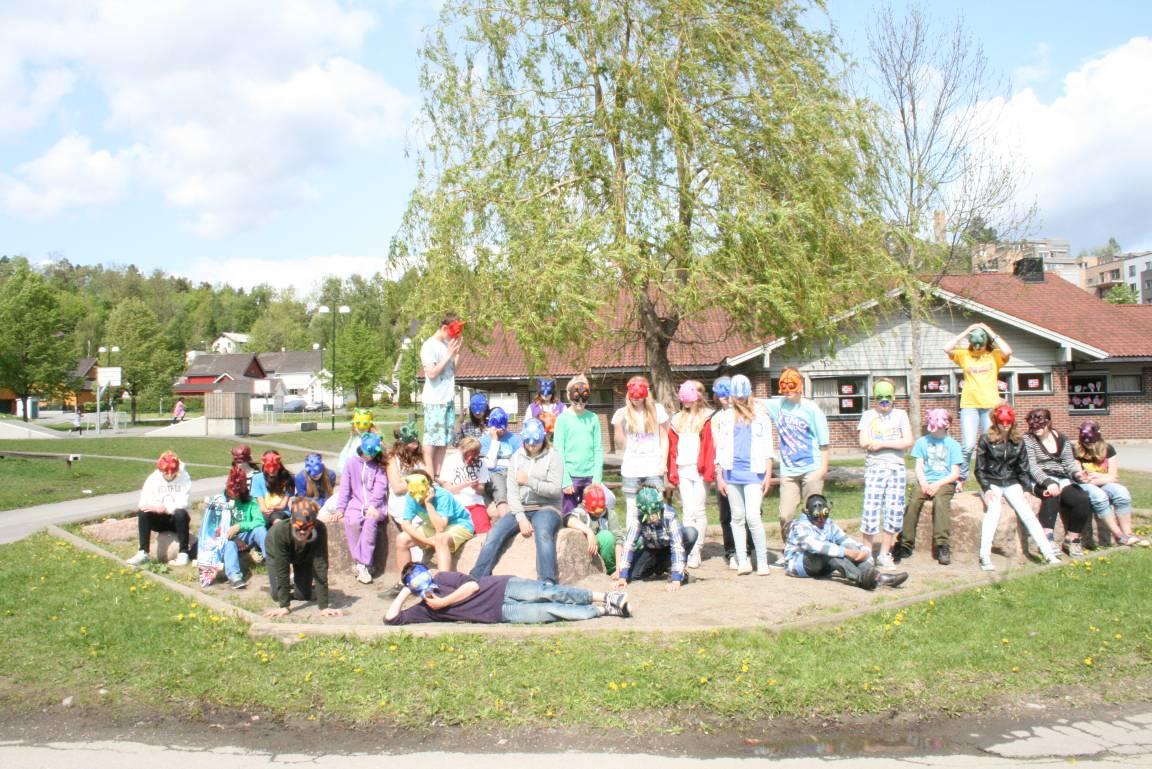 11 Cementmuseet Besøk med omviser på Cementmuseet i Slemmestad. 3 8 Transport 12 Vi lager en forestilling Trenger skolen å lage en forestilling med alle elevene?