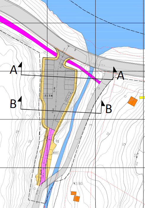 omformes fra et skogsområde til en parkeringsplass. Parkeringsplassen senkes ned i terrenget, for å bli mindre synlig for omgivelsene.