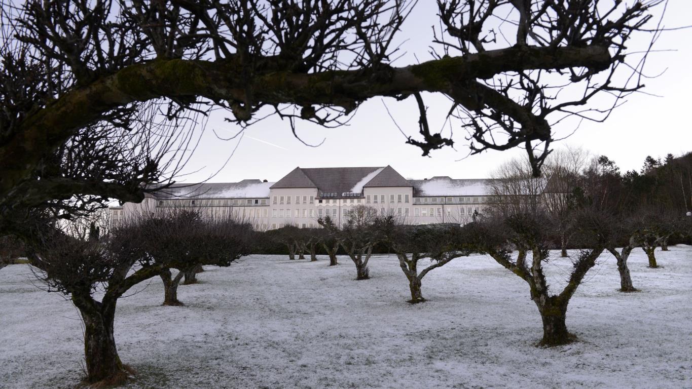 Luftslottet Dale: Drømmen. Fiaskoen. Pengesluket. Fylkeskommunens ansvar.