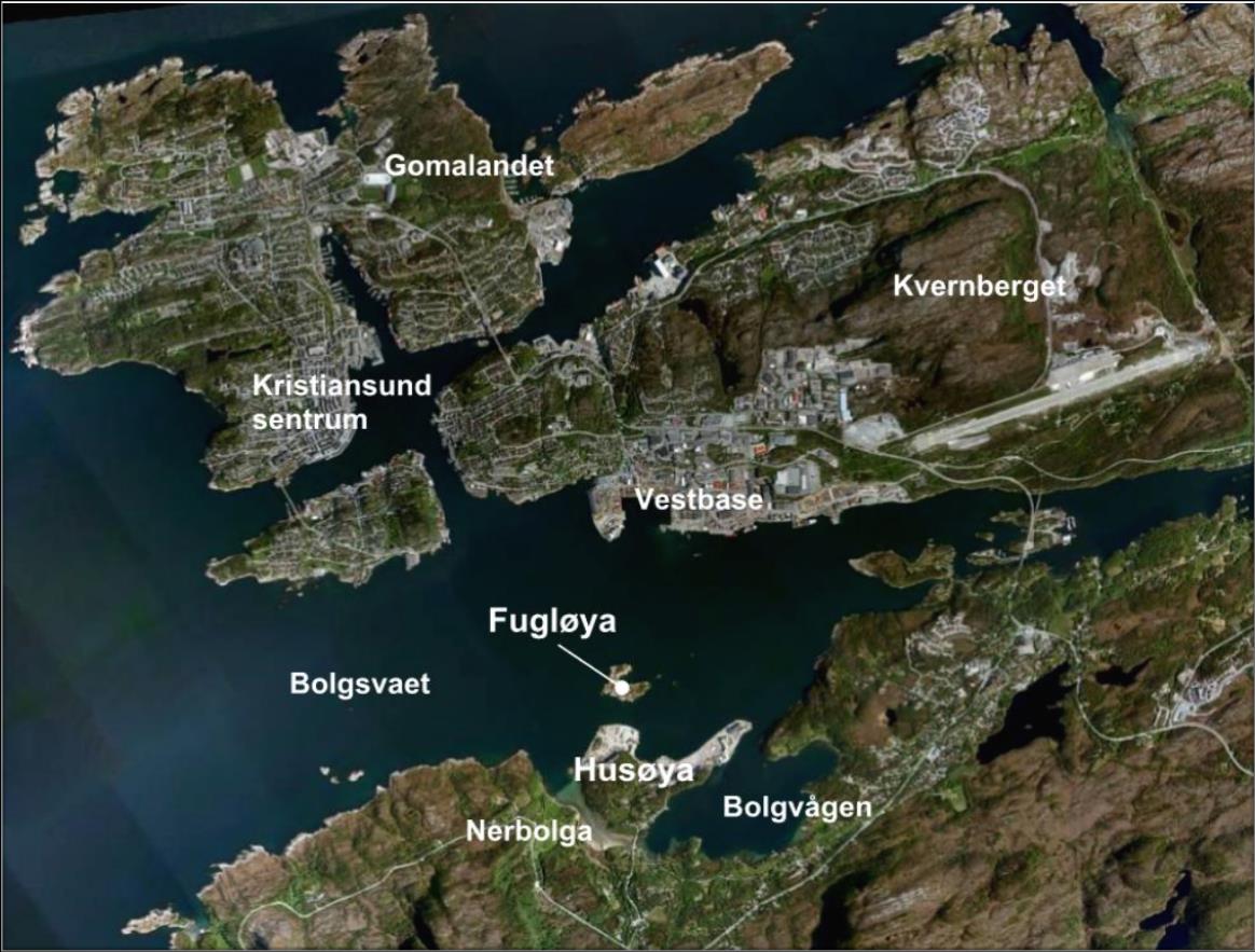12 Vurdering av samlet belastning på naturverdier omkring Husøya 2.2 Påvirkninger Figur 4 Fugløyas og Husøyas beliggenhet i Kristiansund (Flyfoto: Gulesider.no).