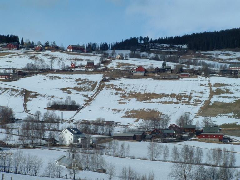 Beskrivelse av feltet Jordbruksarealene i Volbu-feltet ligger i den nedre delen av feltet, fra 44 til 675 m o.h. (figur 1 og 2). Høyeste punkt i nedbørfeltet er 863 m.o.h. Hellingsgraden varierer mye, brattest er det i utmarksarealet øverst i feltet.