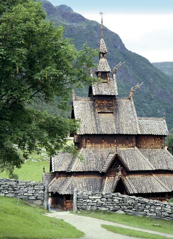 Der Tyskebryggen, der deutsche Kai, mit seinen 300 Jahre alten Lagerhäusern ist Wahrzeichen der norwegischen Stadt Bergen. Das einstige Hansekontor zählt heute zum UNESCO-Weltkulturerbe.