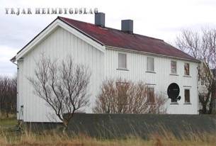 formspråk et godt eksempel på hvor sterkt tradisjonell byggeskikk enda sto blant bønder på Ørlandet ved første halvdel av 1900-tallet.