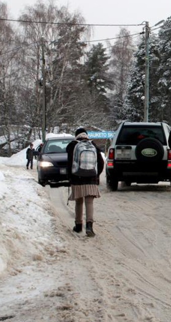 Kompetanse i kommunene er viktig Trygg trafikk spurte politiske partier i forkant av stortingsvalget i 2009 om skoleskyss og trafikksikkerhet: AP: På grunn av manglende