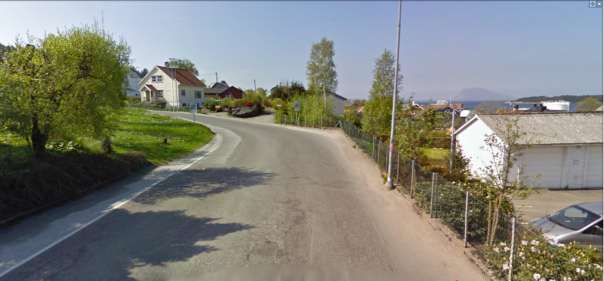 Planlagt kryssområde ved Lindheimsvegen, sett mot vest Vegtype Krav: S1, 60 km/t Lang veglenke Kjørefelt 3,25 m 3,25 m Skulder bredde (som gate) 0,25 m 0,25 m.