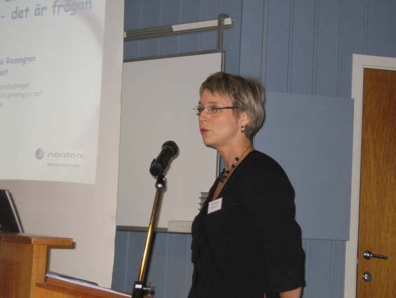Åsa Rosengren fra Livsmedelsverket i Sverige holdt foredrag om et svært aktuelt tema- prøvetaking Ragnhild Nordbø orienterte om status for arbeidet med bransjens nasjonale retningslinjer for småskala