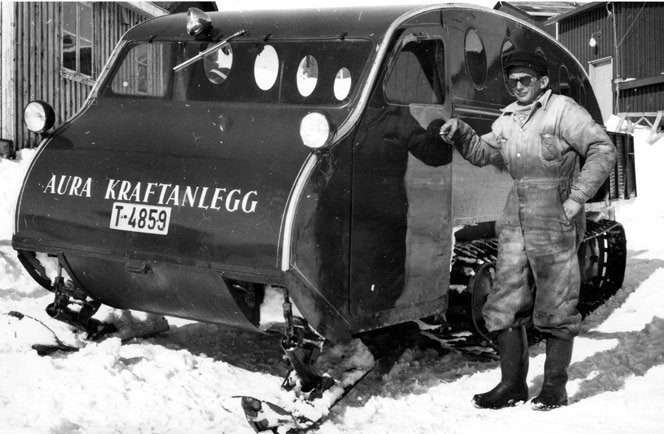 Staten ervervet utbyggingsrettighetene i 1946. Stortinget vedtok i 1947 å starte utbyggingen av kraftverket.