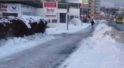 Valgt driftsopplegg i vinter Fortauet brøytes Snøen lagres på sykkelvegen