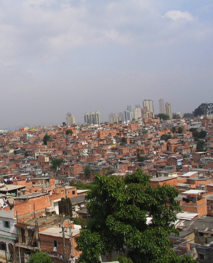 DIADEMA Diadema er en bydel i São Paulo. Det er en fattig bydel med store favelaområder. Det bor ca. 400.000 mennesker i Diadema.