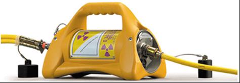 Radioaktive kilder i bruk: Mobilt utstyr med kilder til bruk i industriell radiografi bruker stråling til å ta bilder av rør, strukturer,