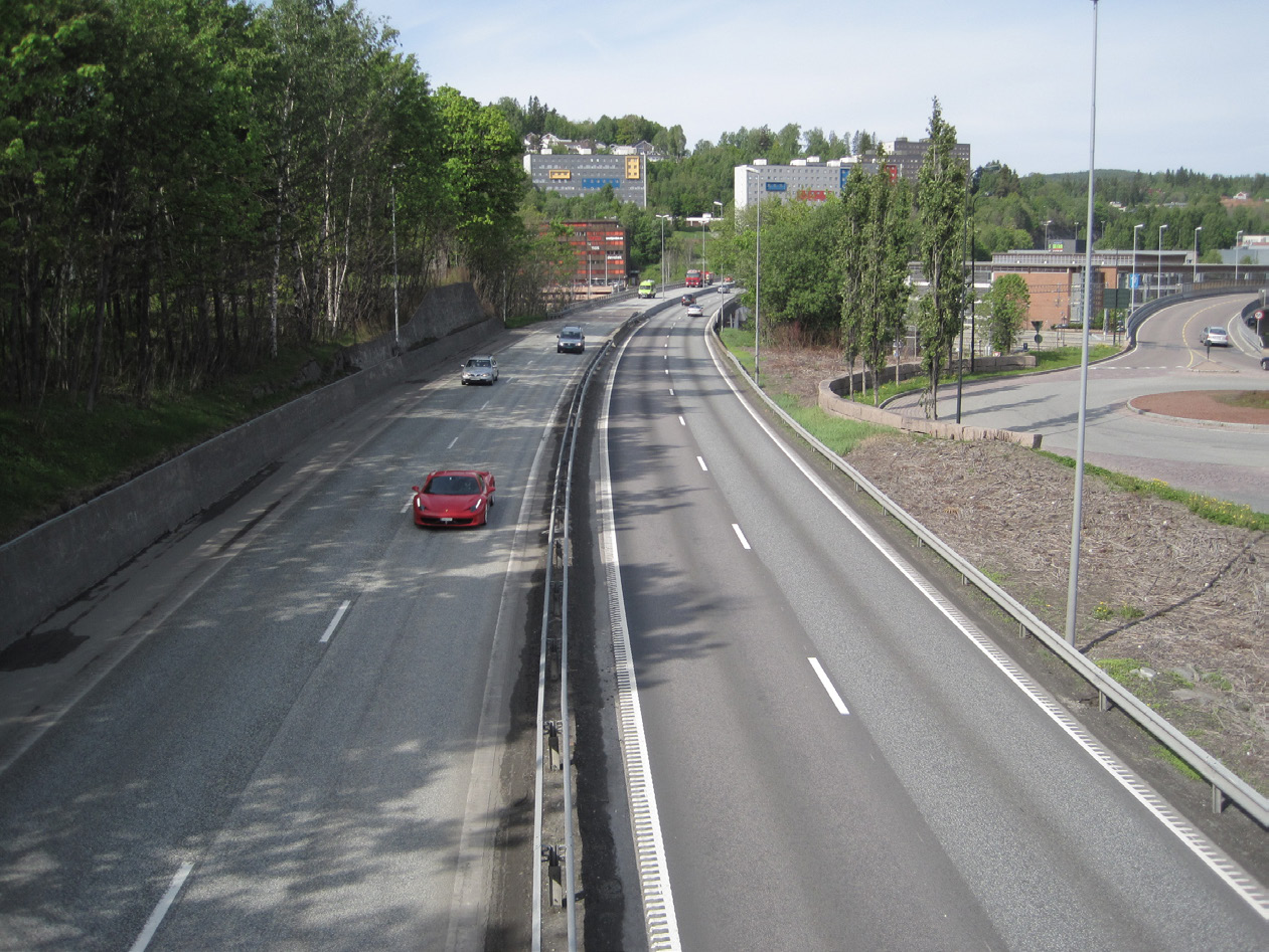 KOMMUNEDELPLAN -LOKAL OG REGIONAL UTVIKLING TEMARAPPORT E18-korridoren i Asker E18 Slependen - Drengsrud fv.