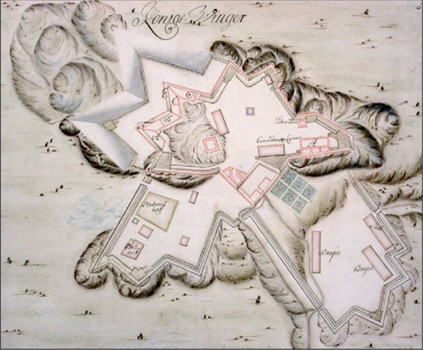 Riksarkivet: KBK XVIII 35 ab 2. «Relation Köningswinger». 1700. Størrelse 24,5 x 20 cm. Tegningen viser et tverrsnitt av tårnet i Winger Skandse, en «donjon», med etasjer for materiell og krutt.