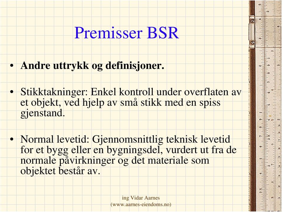 små stikk med en spiss gjenstand.