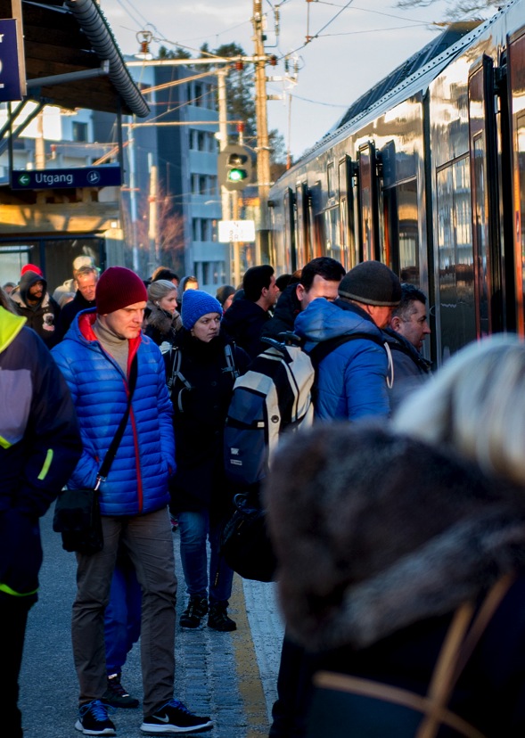 Det store spørsmålet: hvordan løse finansieringsbehovet framover? Fylkeskommunene har per i dag ikke rammer til å dekke økningen i tilskuddsbehovet Staten må bidra mer, men hvordan?