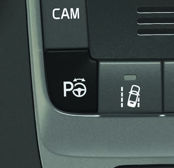 Hvordan bruker jeg aktiv parkeringshjelp, PAP*? 02 PAP kontrollerer tilgjengelig plass og styrer deretter bilen inn. Oppgaven din er å velge gir, regulere hastigheten og bremse/stoppe.