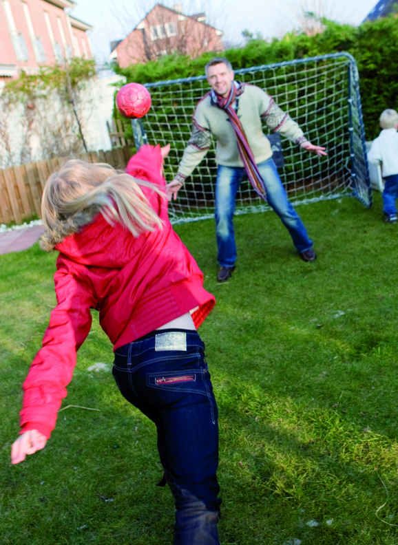 Sannsynligheten for at menn befinner seg i gruppen ustemte, har ingen signifikant sammenheng med egen alder, samlivsform eller barn i familien.