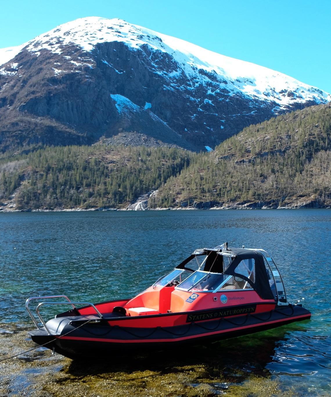 Oppsynsbåten «Storklompen» I juni 2013 anskaffet SNO en egen oppsynsbåt til bruk i forbindelse med verneområdet, samt annet oppsyn i farvannet rundt. Båten er av typen «Polarcirkel 660 work», 200hk.